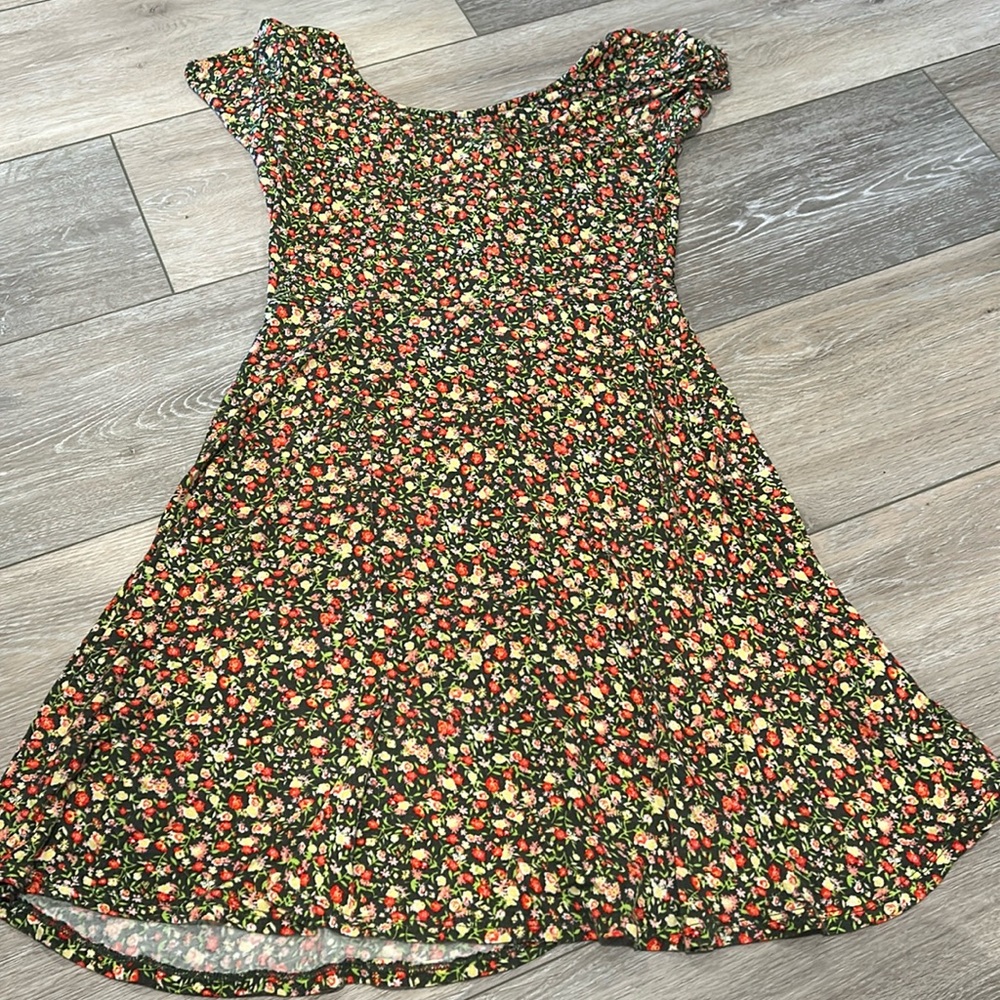 Heart and Hips floral dress size medium